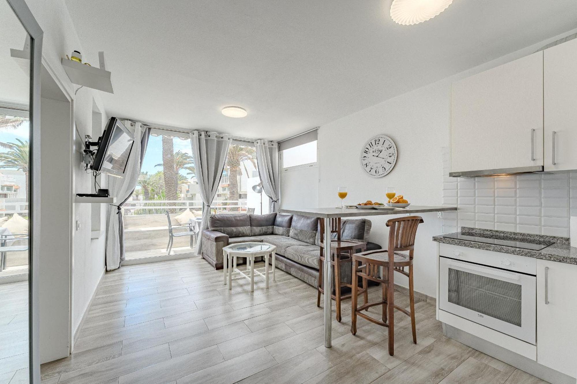 Primavera Tranquil Retreat 2-Bedroom Apartment With Balcony, Garden View & Fiber Wifi Arona  Eksteriør billede
